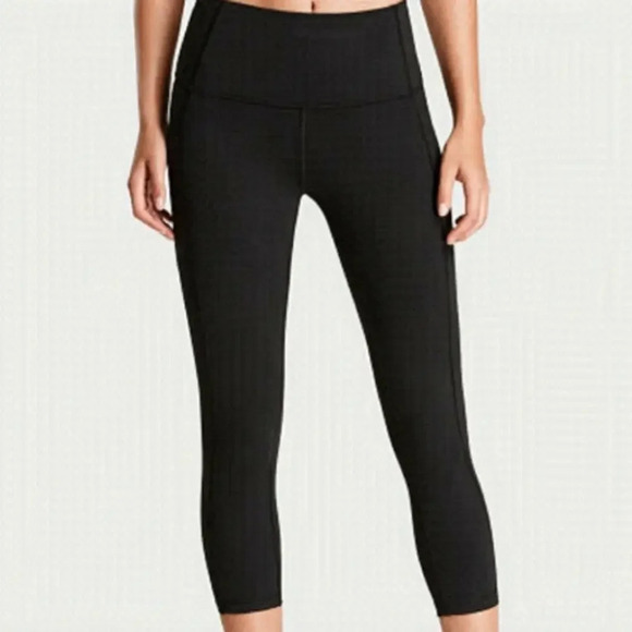 KNOCKOUT BY VICTORIA SPORT HIGH-RISE CAPRI small - Picture 1 of 5